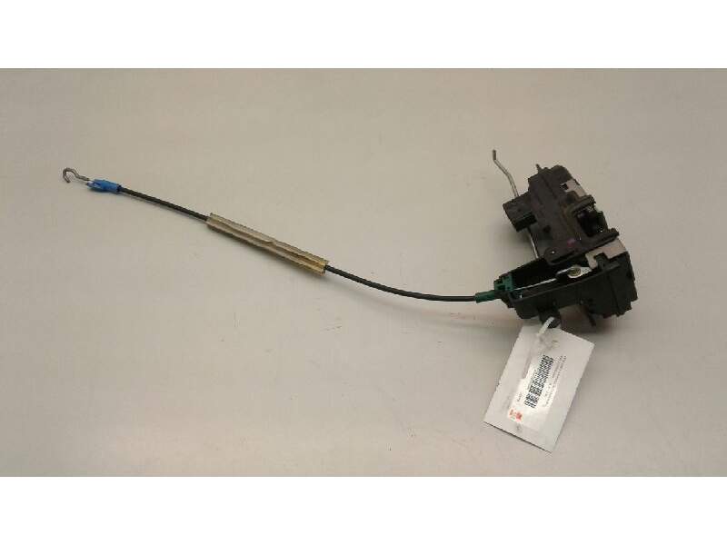 Recambio de cerradura puerta delantera derecha para opel zafira b enjoy referencia OEM IAM 13210749  