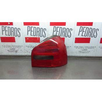 PILOTO TRASERO DERECHO 8L0945096 