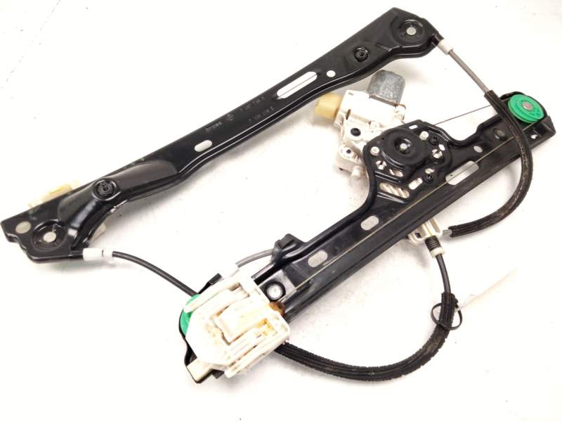 Recambio de elevalunas delantero derecho para bmw 1 (e81) 120 i referencia OEM IAM 7067796 7138466 