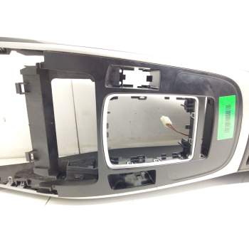 Recambio de reposabrazos para audi a4 berlina (8e) 2.0 tdi quattro (dpf) (103kw) referencia OEM IAM 8K0864981F  