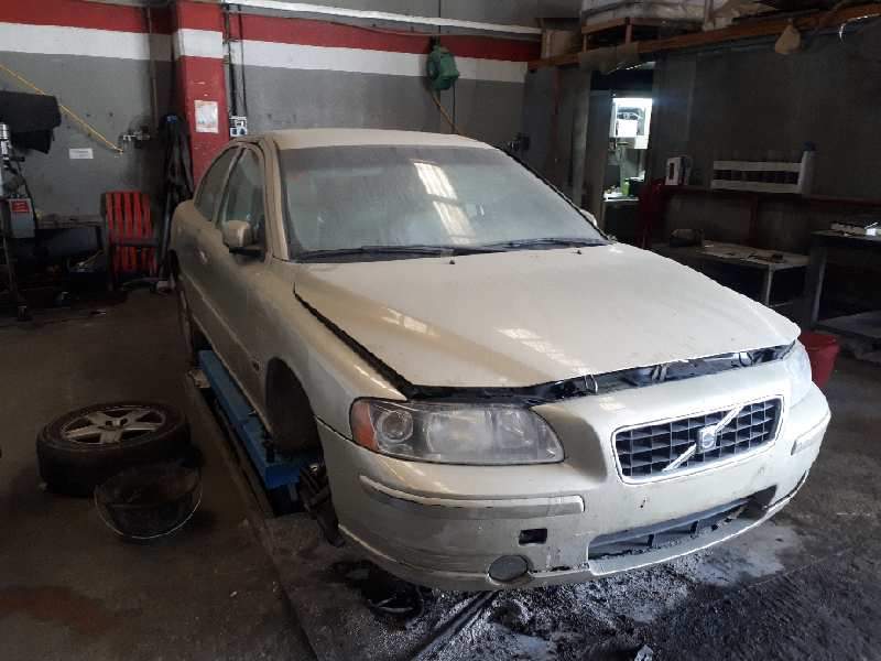 volvo s60 berlina del año 2005