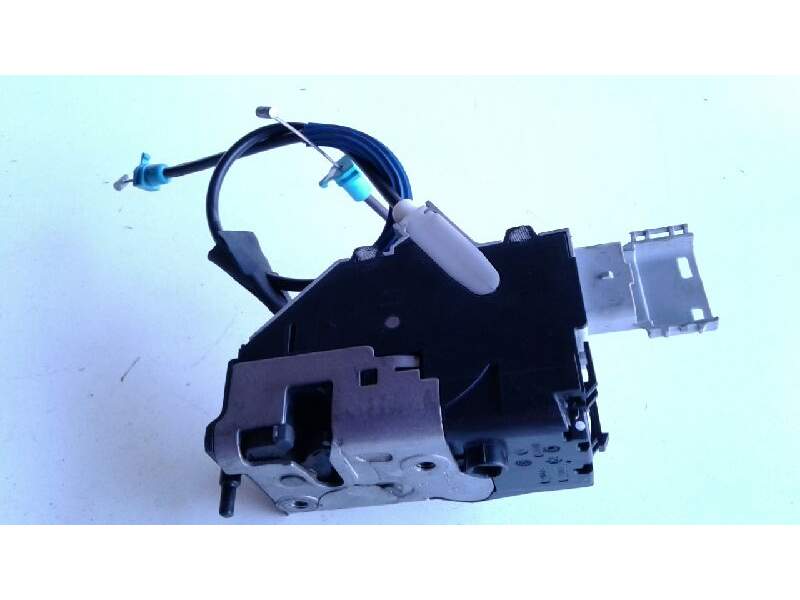 Recambio de cerradura puerta trasera izquierda para citroën c4 berlina collection referencia OEM IAM   