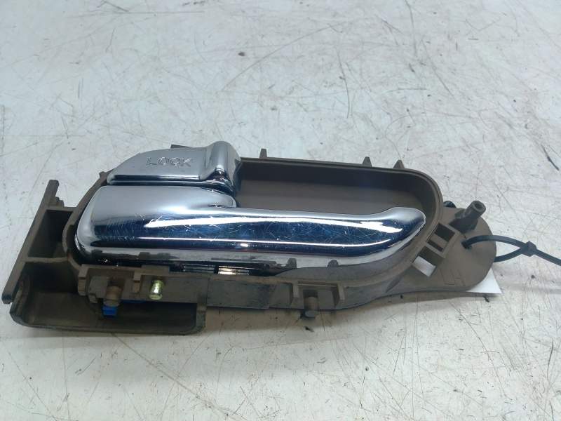 Recambio de maneta interior delantera izquierda para ssangyong rodius i 2.7 xdi 4wd referencia OEM IAM 7241021002  