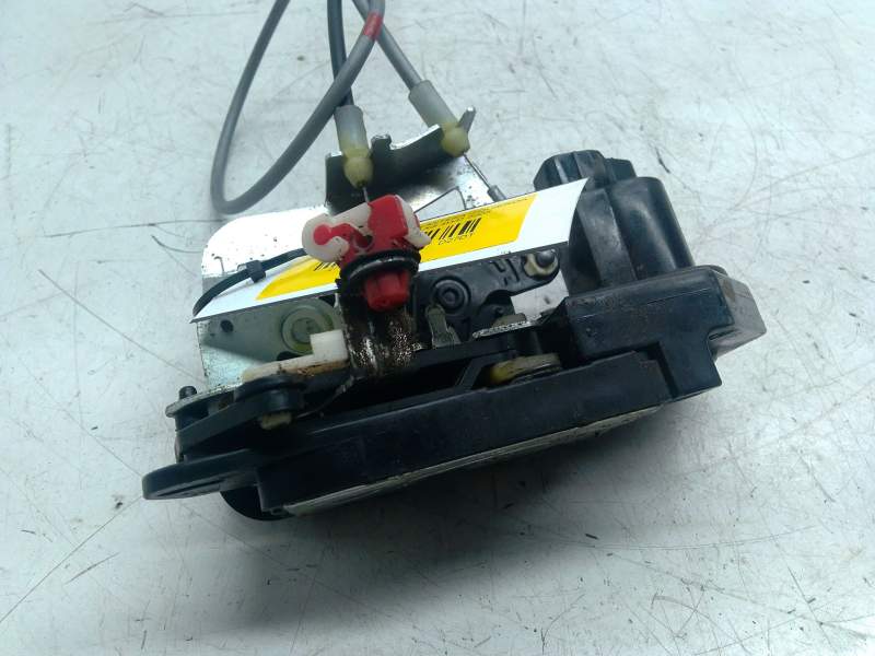 Recambio de cerradura puerta delantera izquierda para ssangyong rodius i 2.7 xdi 4wd referencia OEM IAM 7121021024  