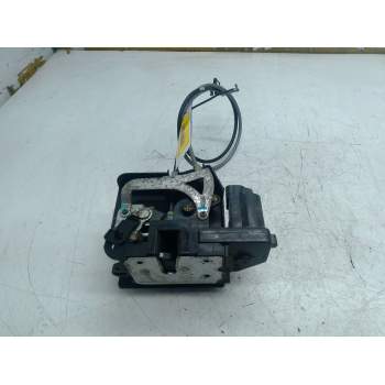 Recambio de cerradura puerta trasera derecha para ssangyong rodius i 2.7 xdi 4wd referencia OEM IAM 7132021004  