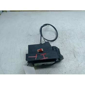 Recambio de cerradura puerta trasera izquierda para ssangyong rodius i 2.7 xdi 4wd referencia OEM IAM 7131021004  