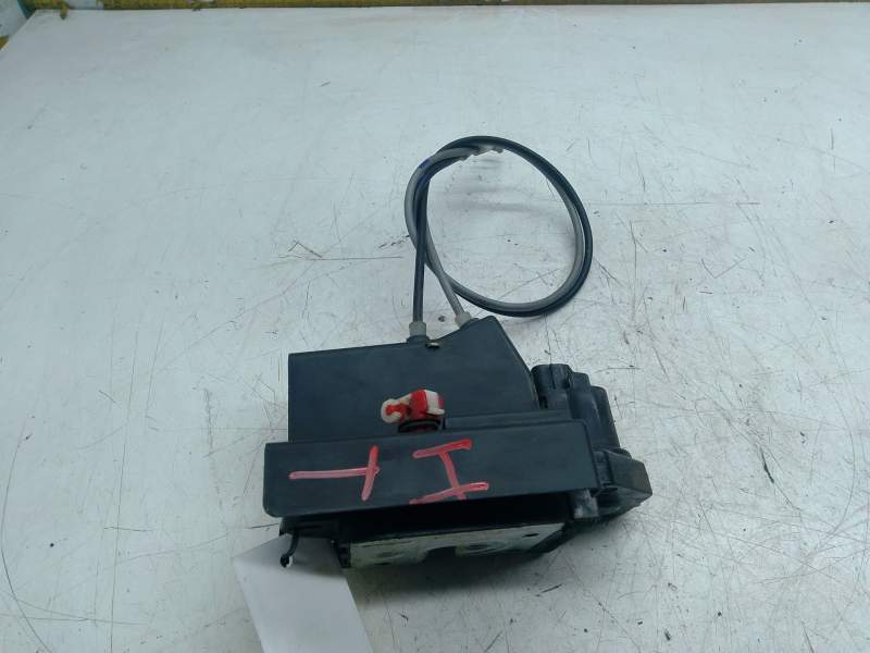 Recambio de cerradura puerta trasera izquierda para ssangyong rodius i 2.7 xdi 4wd referencia OEM IAM 7131021004  