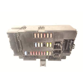 Recambio de caja fusibles para iveco daily v furgoneta 29s13, 29l13, 35c13, 35s13, 40c13, 40s13 referencia OEM IAM 5801639043  