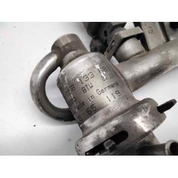 Recambio de rampa inyectora para volkswagen passat berlina (3b2) básico referencia OEM IAM 058133681  