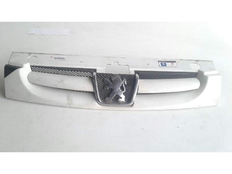 Recambio de rejilla delantera para peugeot partner (s2) combi plus referencia OEM IAM   