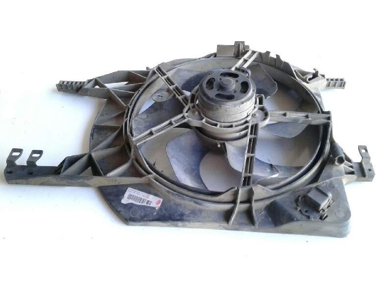 Recambio de electroventilador para renault trafic combi (ab 4.01) 1.9 diesel referencia OEM IAM   
