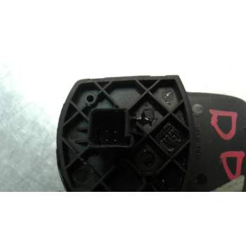 Recambio de mando elevalunas delantero derecho para opel corsa d cosmo referencia OEM IAM 13447040  