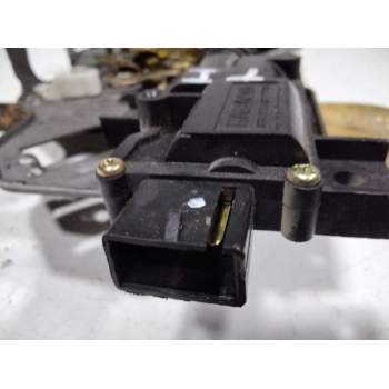 Recambio de cerradura puerta trasera izquierda para chrysler voyager (gs) 2.5 td referencia OEM IAM 04717339  