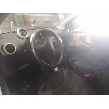 peugeot 107 del año 2001