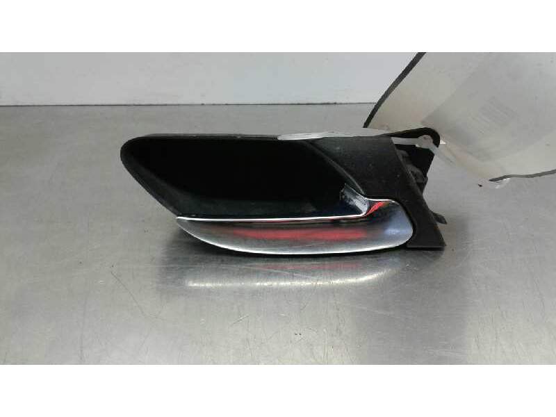 Recambio de maneta interior delantera derecha para bmw serie 3 berlina (e46) 330d referencia OEM IAM 8200724  