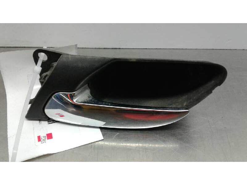 Recambio de maneta interior delantera izquierda para bmw serie 3 berlina (e46) 330d referencia OEM IAM 8200723  