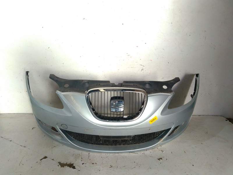 Recambio de paragolpes delantero para seat leon (1p1) 1.9 tdi referencia OEM IAM 1P0807221  