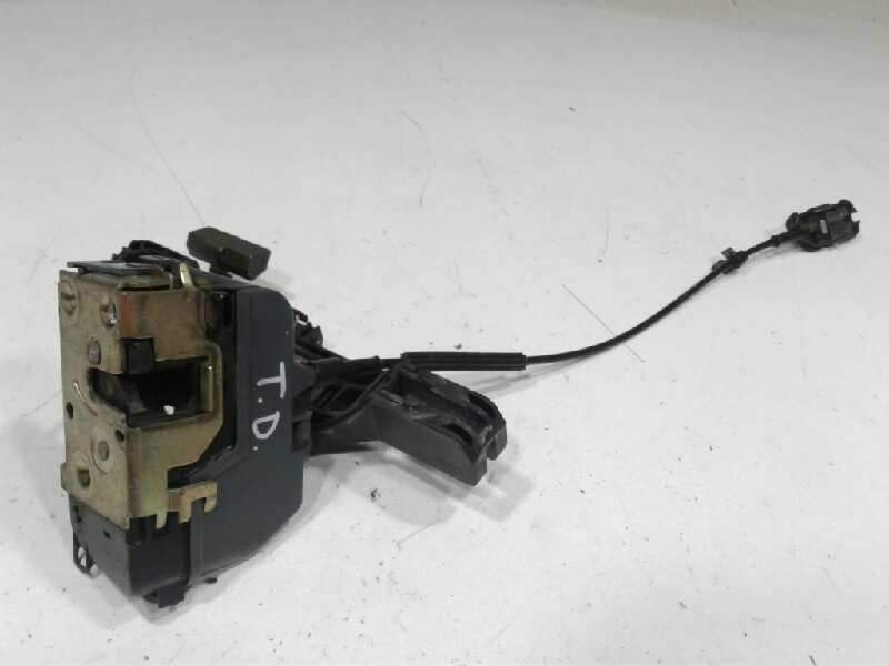 Recambio de cerradura puerta trasera derecha para renault laguna ii (bg0) privilege referencia OEM IAM 8200000658  