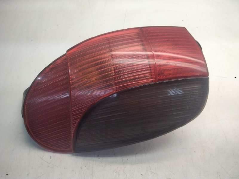 Recambio de piloto trasero izquierdo para peugeot 306 break xt referencia OEM IAM 45227  