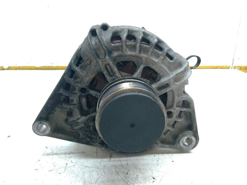 Recambio de alternador para kia cee´d sw (ed) 1.6 crdi 115 referencia OEM IAM 373002A600  