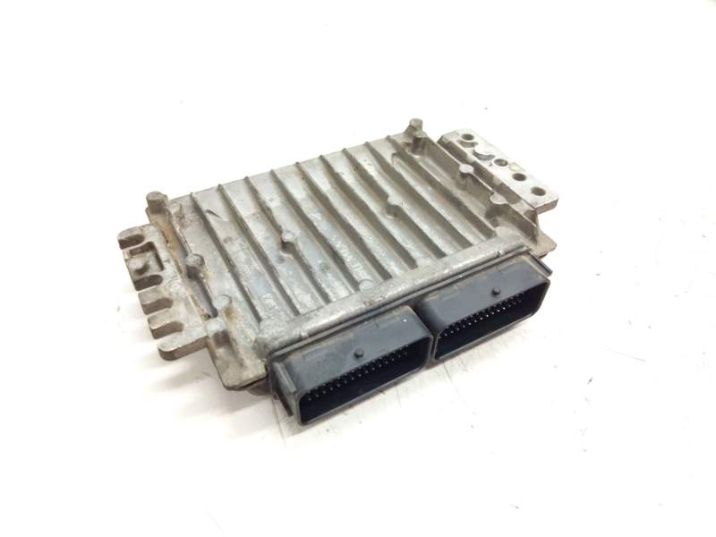 Recambio de centralita motor uce para renault laguna (b56) 1.6 16v rt referencia OEM IAM 8200035705  