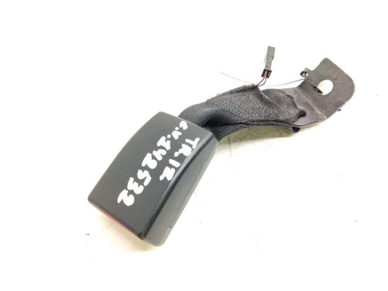 Recambio de enganche cinturon trasero izquierdo para bmw serie 1 lim. (f20/f21) referencia OEM IAM 7266352  