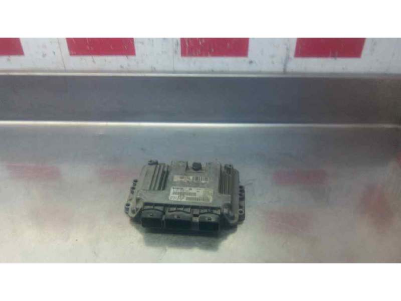 Recambio de centralita motor uce para peugeot 206 berlina xr referencia OEM IAM 0281010707 9647785780 9647158380