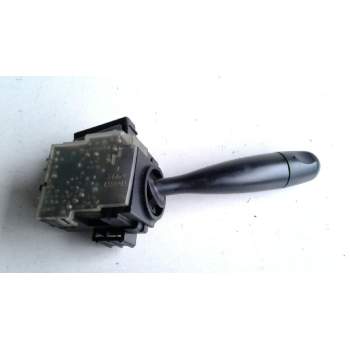 Recambio de mando limpia para toyota yaris (ncp1/nlp1/scp1) 1.0 linea luna referencia OEM IAM 173647 6473111 
