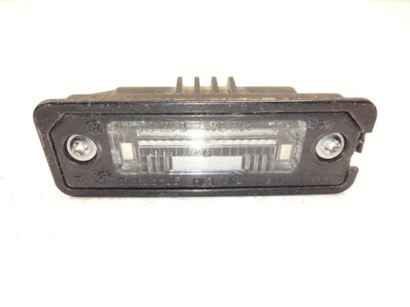 Recambio de piloto matricula para seat leon (1p1) 2.0 tdi referencia OEM IAM 3D0943021A  