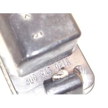 Recambio de piloto matricula para seat leon (1p1) 2.0 tdi referencia OEM IAM 3D0943021A  