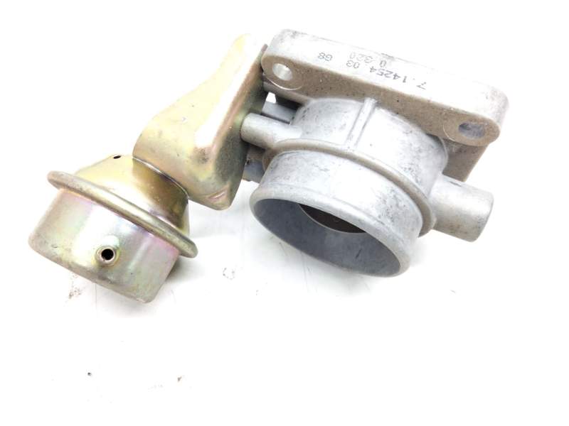 Recambio de cuerpo de mariposa para nissan serena (c23m) referencia OEM IAM 71425403  
