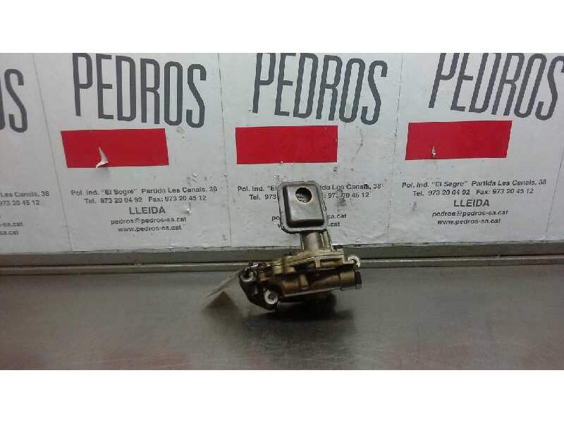 Recambio de bomba aceite para toyota avensis berlina (t25) 2.0 16v cat referencia OEM IAM   