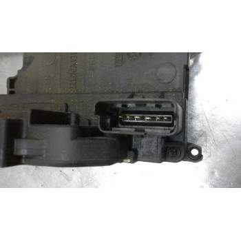 Recambio de cerradura puerta trasera izquierda para renault scenic iii grand bose edition referencia OEM IAM   