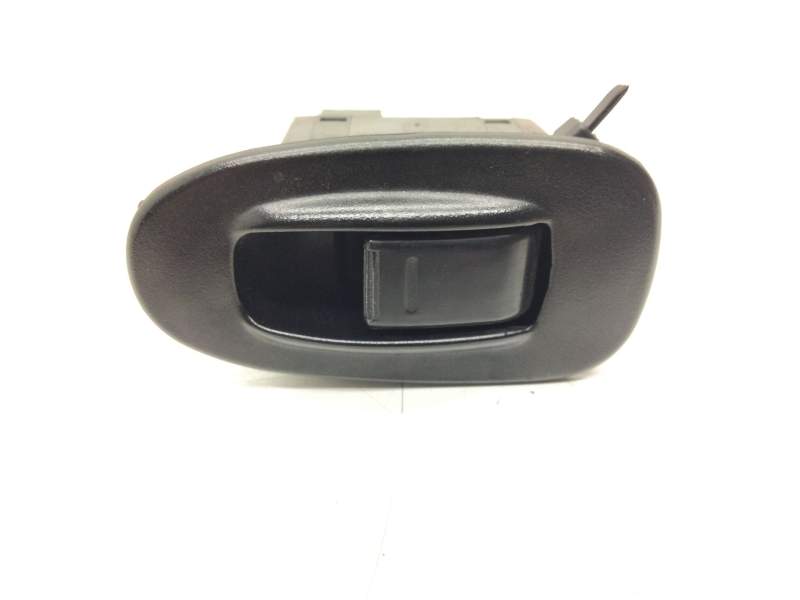 Recambio de mando elevalunas trasero izquierdo para kia sephia ll 1.5 cat referencia OEM IAM 4745101000  