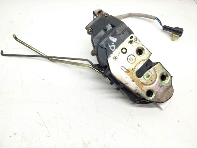 Recambio de cerradura puerta delantera derecha para kia sephia ll 1.5 cat referencia OEM IAM   