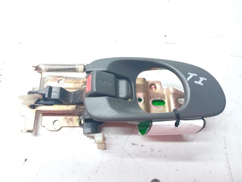 Recambio de maneta interior trasera izquierda para kia sephia ll 1.5 cat referencia OEM IAM   