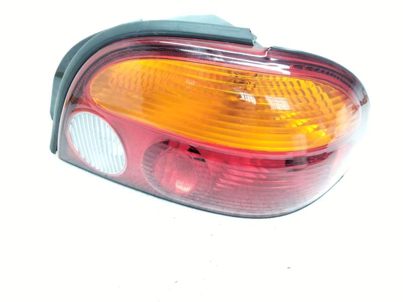 Recambio de piloto trasero derecho para kia sephia ll 1.5 cat referencia OEM IAM OK2A151140R  