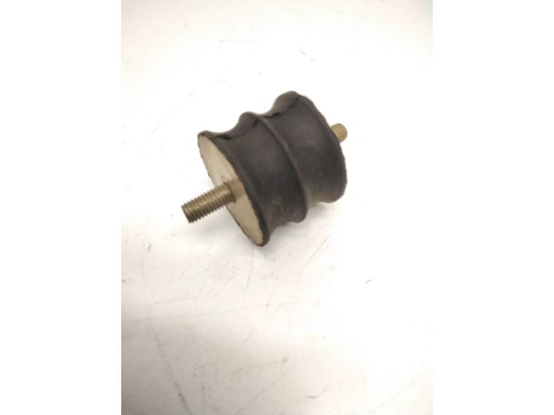 Recambio de soporte silenciador para nissan referencia OEM IAM SILENTBLOCK  