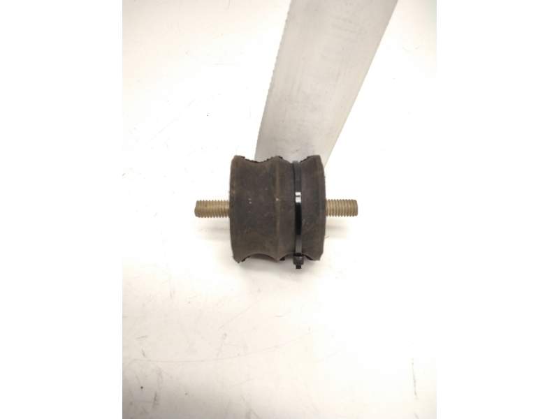 Recambio de soporte silenciador para nissan referencia OEM IAM SILENTBLOCK  