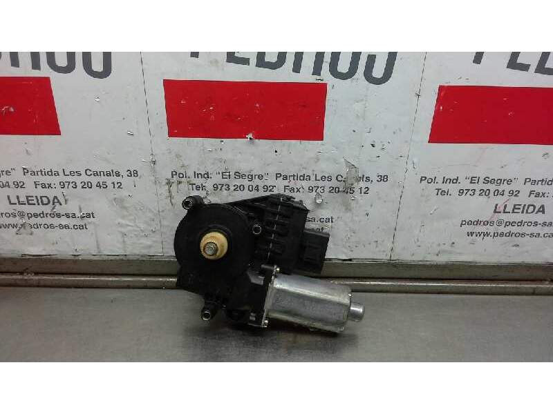 Recambio de motor elevalunas delantero derecho para audi allroad quattro (4b5) 2.5 tdi (132kw) referencia OEM IAM   