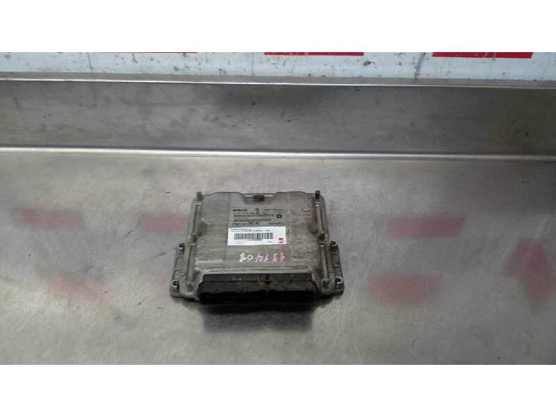 Recambio de centralita motor uce para chrysler voyager (rg) 2.5 crd se referencia OEM IAM 0281010290 P04727661AD 