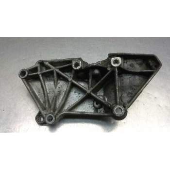 Recambio de soporte alternador para renault scenic ii 1.9 dci diesel referencia OEM IAM 8200100148  