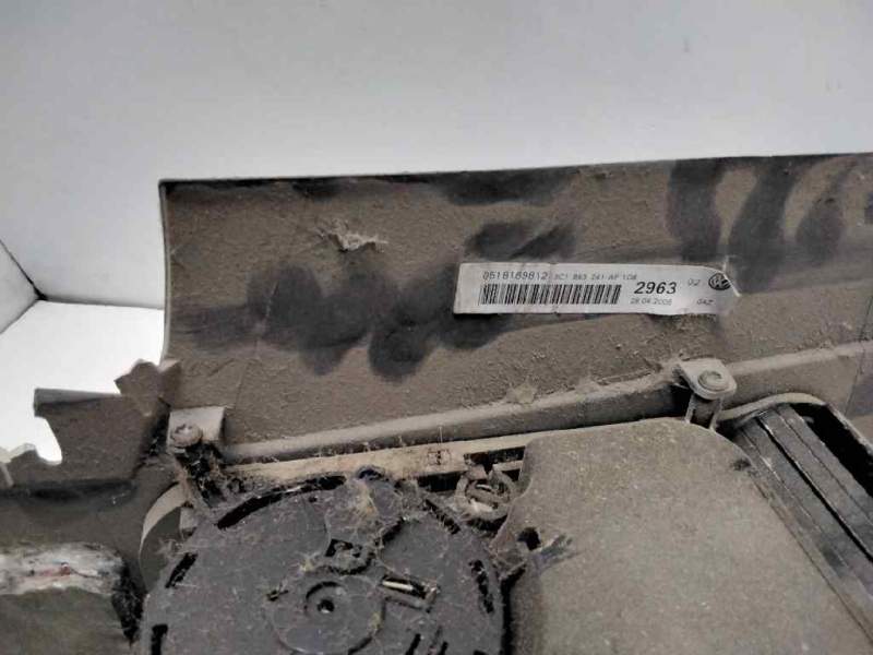 Recambio de consola central para volkswagen passat berlina (3b2) trendline referencia OEM IAM 3C1863241AP  