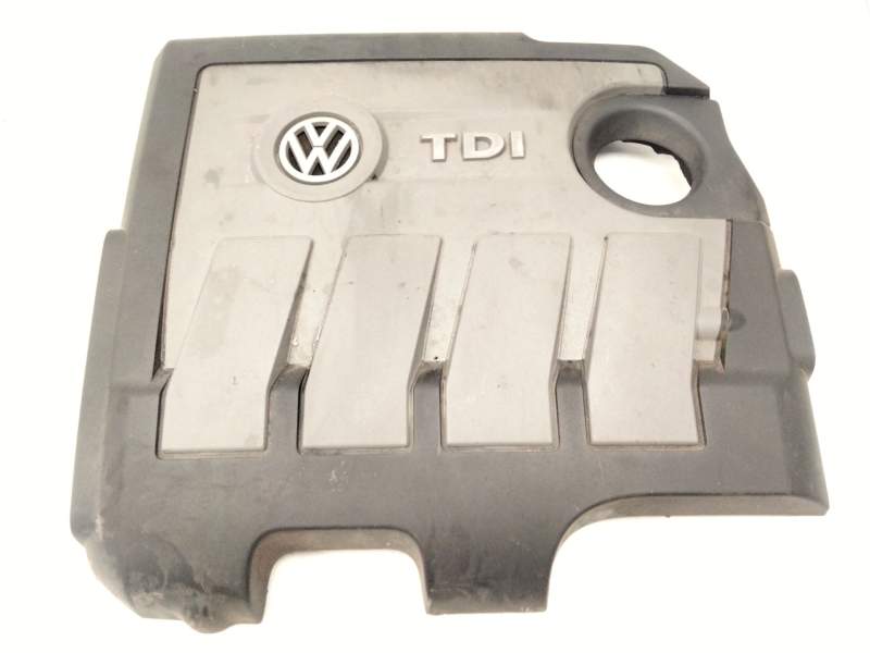 Recambio de tapa motor para volkswagen golf vi (5k1) 1.6 tdi referencia OEM IAM 03L103925  
