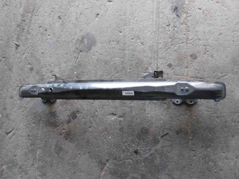 Recambio de refuerzo paragolpes delantero para citroën c5 berlina collection referencia OEM IAM 741675  