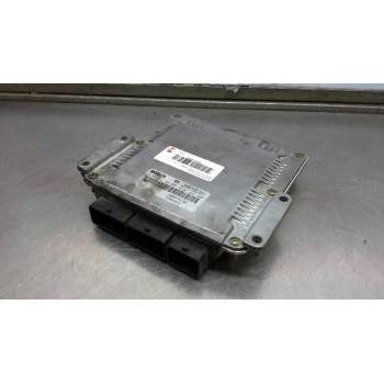 Recambio de centralita motor uce para renault laguna ii (bg0) expression referencia OEM IAM 0281011101 8200163528 8200095416