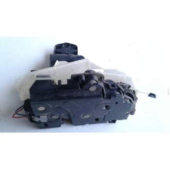Recambio de cerradura puerta trasera izquierda para volkswagen passat variant (3b5) 1.9 tdi referencia OEM IAM   