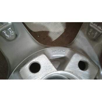 Recambio de llanta aluminio para mitsubishi galant berlina (e10) referencia OEM IAM 15 5 TORNILLOS MITSUBISHI GALANT 