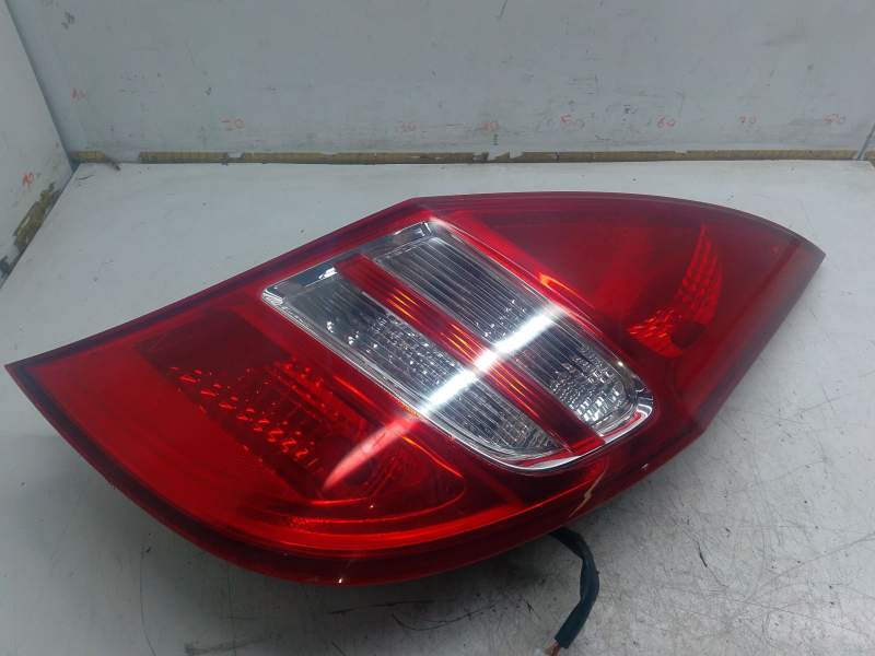 Recambio de piloto trasero derecho para hyundai i30 (fd) 2.0 crdi referencia OEM IAM 924022L0  
