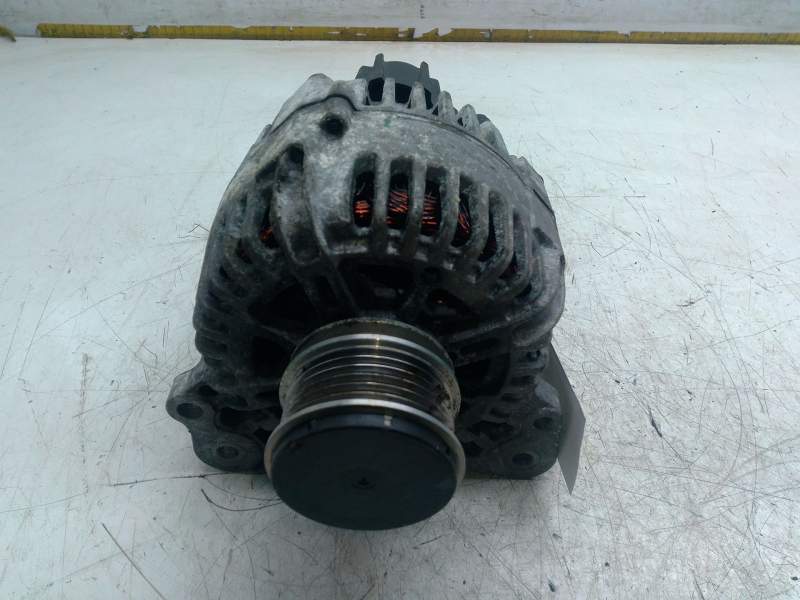 Recambio de alternador para volkswagen polo v (6r1, 6c1) 1.6 tdi referencia OEM IAM 06F903023E  
